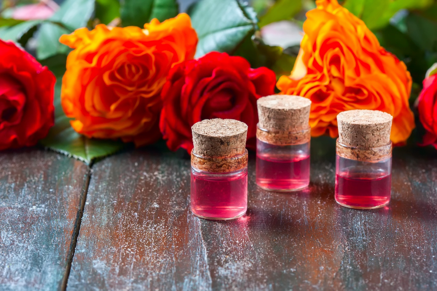 THE BENEFITS OF ROSE WATER ON LOCS AND LOOSE NATURAL HAIR